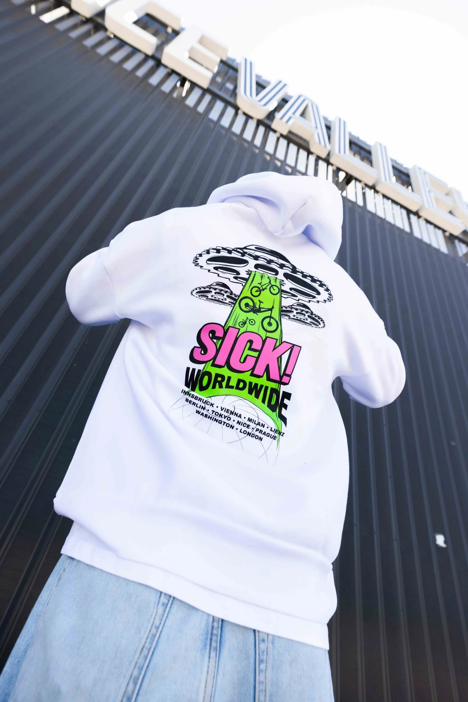 Hoodie "Established in 2017" - Image 4