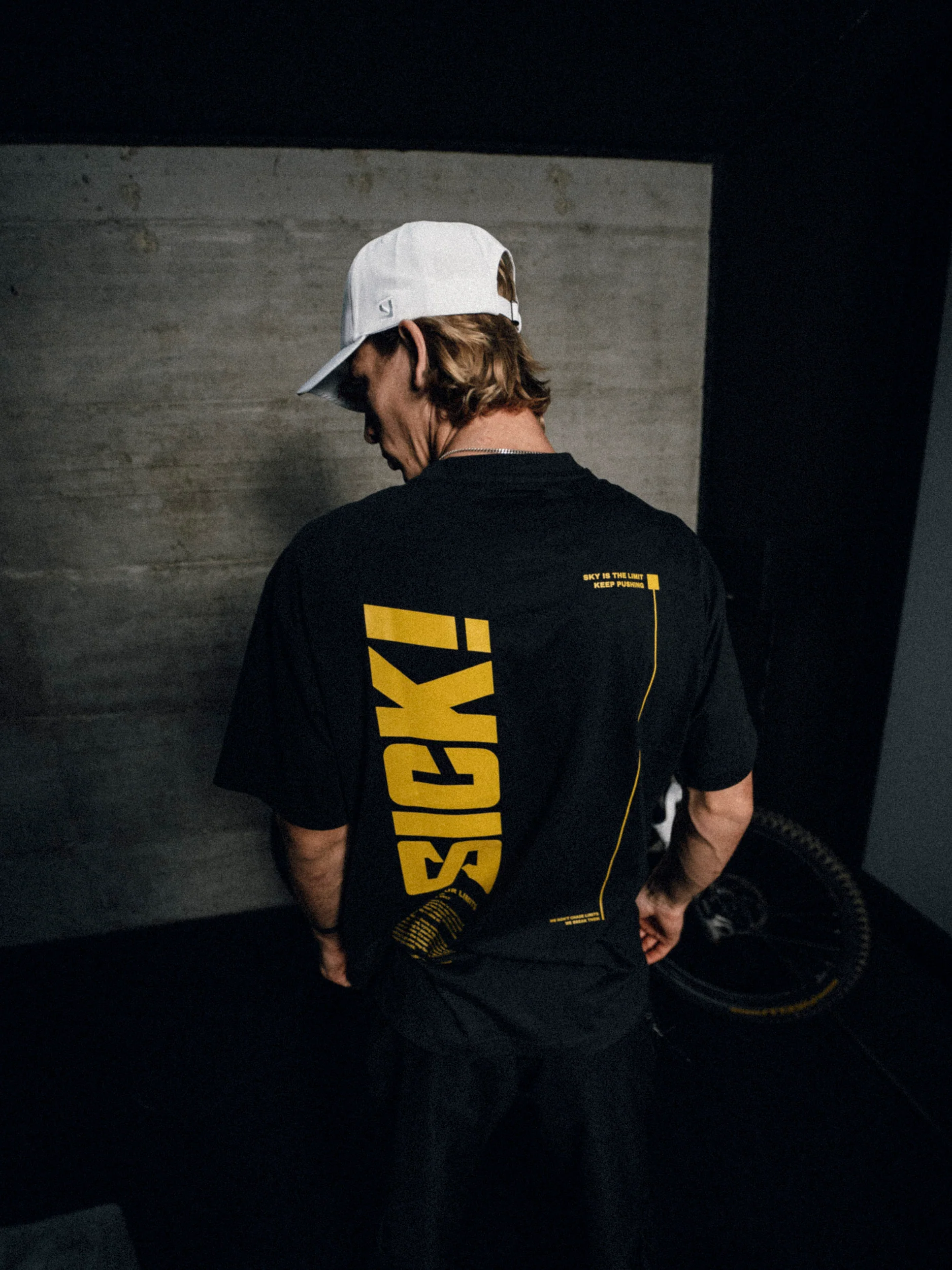 T-Shirt "Sky is the Limit - BLACK ED." - Image 6